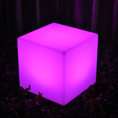 Glowing Outdoor LED Cube Light Chair Plastic IP65 impermeabile per la decorazione del parco villa
