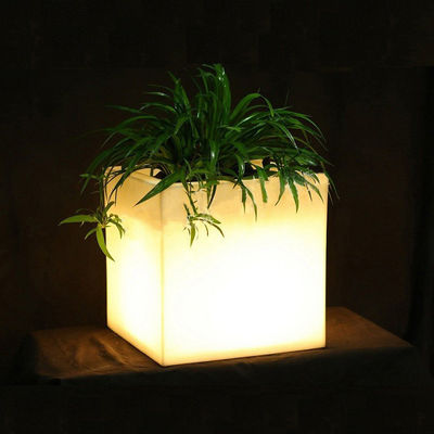 Barattolo di ghiaccio a LED illuminato in PE quadrato in plastica / vaso di fiori a LED / piantatrice di fiori