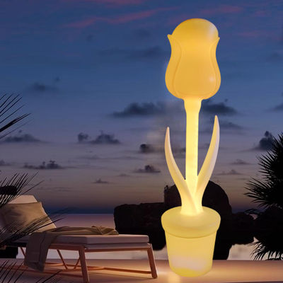 Lampada da pavimento a fiore di tulipano in plastica a prova d'acqua per esterni 50000 ore di durata