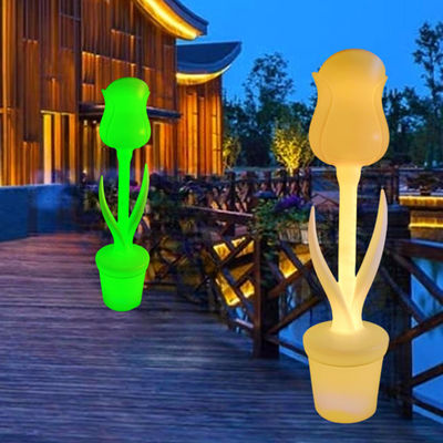 Lampada da pavimento a fiore di tulipano in plastica a prova d'acqua per esterni 50000 ore di durata