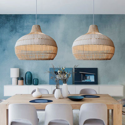 Lampada a pendente di bambù, lampada a soffitto di vimini per la decorazione interna.
