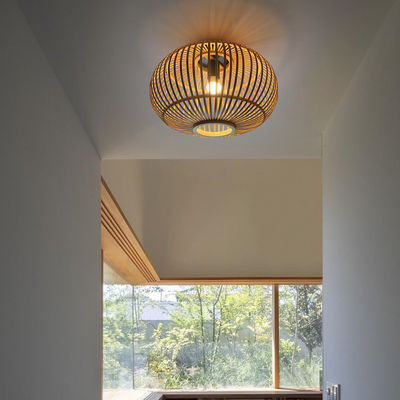 Pendente di ombra per lampadina di vimini personalizzato per soffitto di corridoio interno
