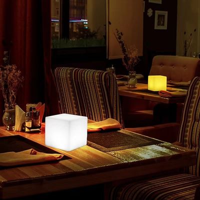 RGB Cancellare il colore all'aperto LED Cube Light Carica USB Controllata da telecomando