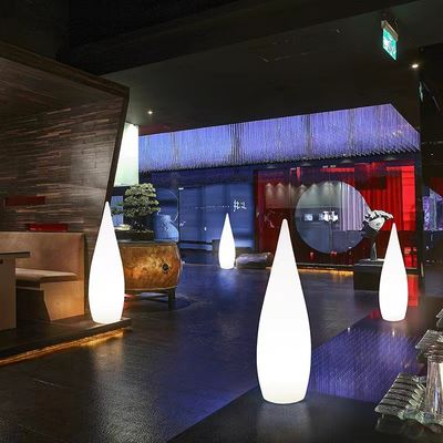 Lampade da terra a LED di plastica per la decorazione di giardini all'aperto