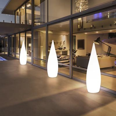 Lampade da terra a LED di plastica per la decorazione di giardini all'aperto