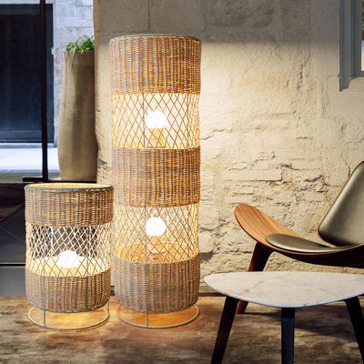 Lampada da terra a LED di vimini di rattan fatta a mano per la decorazione del soggiorno