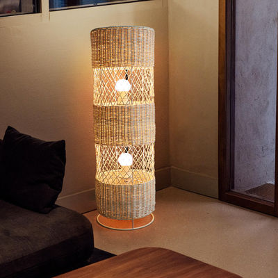 Lampada da terra a LED di vimini di rattan fatta a mano per la decorazione del soggiorno