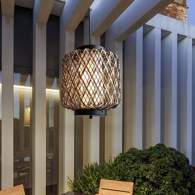 Luce decorativa di rattan, candelabro di rattan resistente all' acqua.