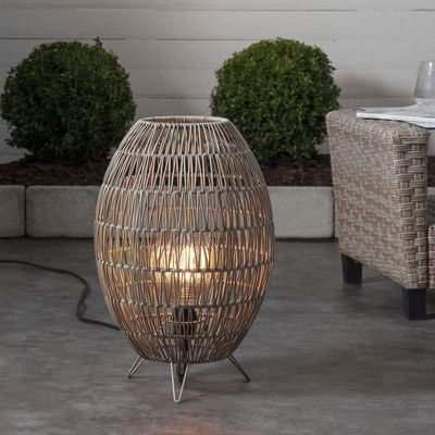 Ip44 LED Rattan Standing Lamp Shade per piscina in giardino
