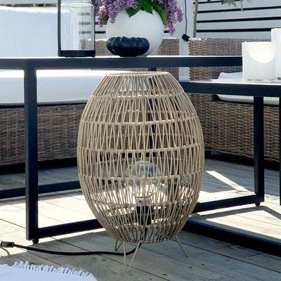Ip44 LED Rattan Standing Lamp Shade per piscina in giardino