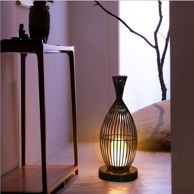 Lampada da terra di rotino resistente all' acqua per balcone esterno di villa