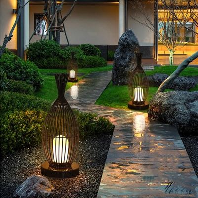 Lampada da terra di rotino resistente all' acqua per balcone esterno di villa