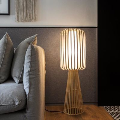 Lampada da pavimento in bambù per salotto residenziale