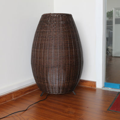 Rattan Hotel decorazione moderna LED luce da stand nero esterno lampada a pavimento a treppiede di rattan