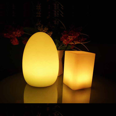 Moderna lampada da tavolo a LED a batteria a forma di uovo