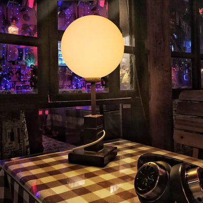 lampadina a luce senza fili a sfera a LED RGB