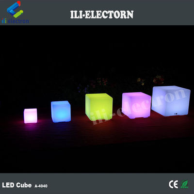 Cubi di luce LED solidi / Scaffali di cubo luminoso Tavolo laterale / Pezzo di accento luminoso illuminato