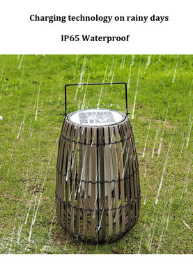 Lanterne da giardino in rotino solare portatili con maniglia personalizzate