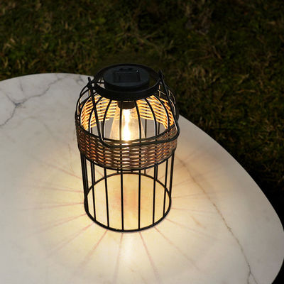 Piccole luci solari portatili in rotino per balconi