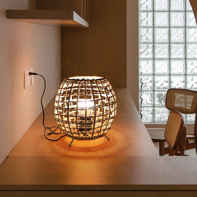 piccola lampada da tavolo a sfera creativa in rotino lampada da tavolo decorativa in rattan artificiale in rotino tessuto in camera da letto