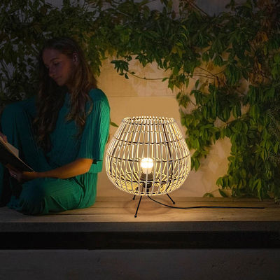 Lampada da letto per camera da letto in stile cinese, lampada per ambientazione in sala da tè, lampada da tavolo in bambù di rattan