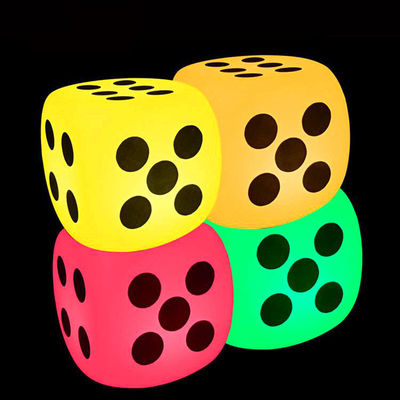 Illuminato all'aperto LED Cube Light Dice Style 15cm 20cm 30cm IP65 impermeabile per eventi all'aperto