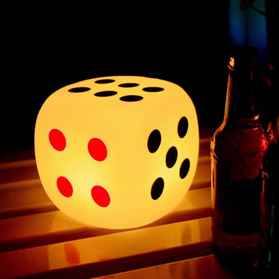 Illuminato all'aperto LED Cube Light Dice Style 15cm 20cm 30cm IP65 impermeabile per eventi all'aperto