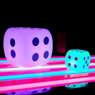 Illuminato all'aperto LED Cube Light Dice Style 15cm 20cm 30cm IP65 impermeabile per eventi all'aperto