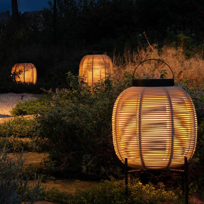 Lampada per pavimenti portabile impermeabile da rattan per esterni