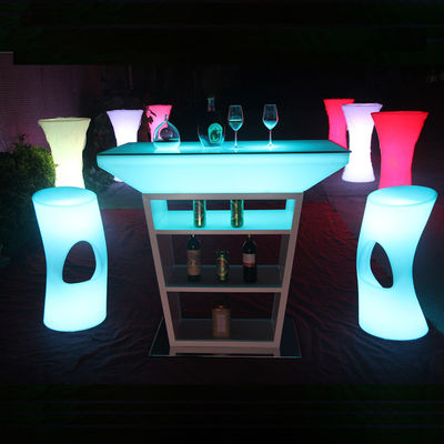 Tavolo da cocktail in plastica a LED in PE con modalità di illuminazione a stroboscopo e alimentato da una batteria al litio ricaricabile