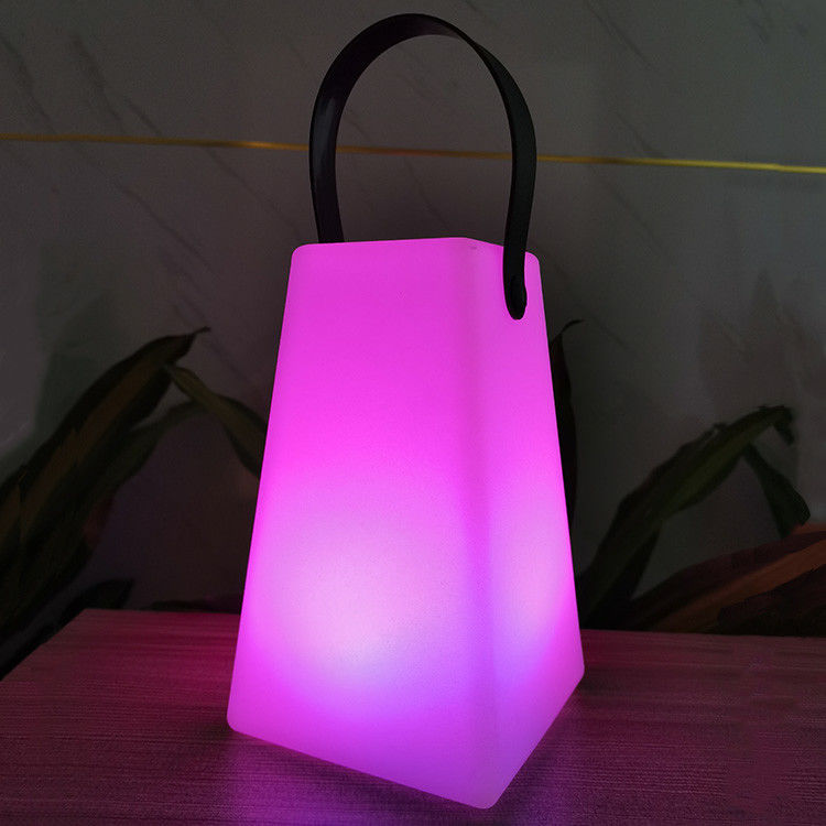 Controllo wireless di una lampada portatile a LED ricaricabile colorata per il campeggio