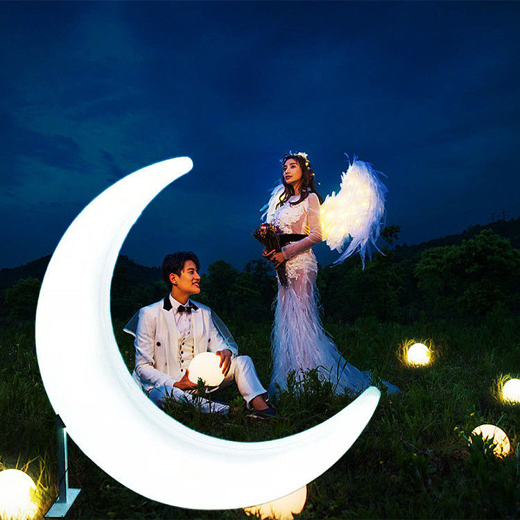 Luci di giardino a forma di luna a LED 16 colori mutevoli