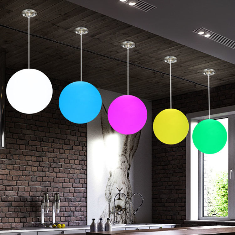 PE Plastico colorato all' esterno appesi sfere di luce a led