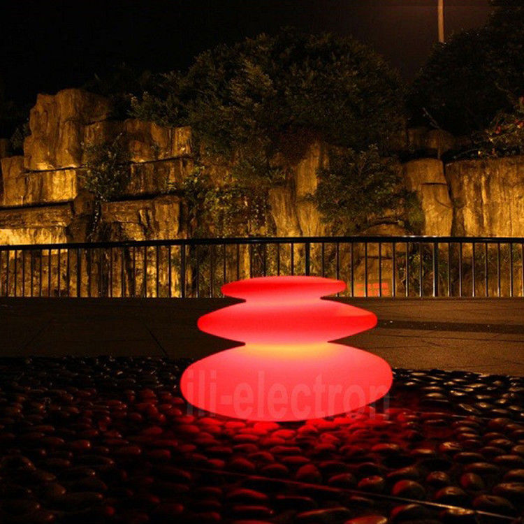 lampada da tavolo in forma di roccia di plastica a LED multicolore a distanza in vendita