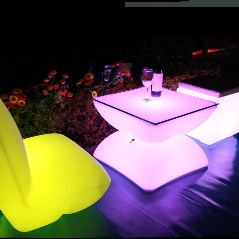 Arredamento a LED in plastica PE, tavoli da cocktail a luce 16 Colori variabili