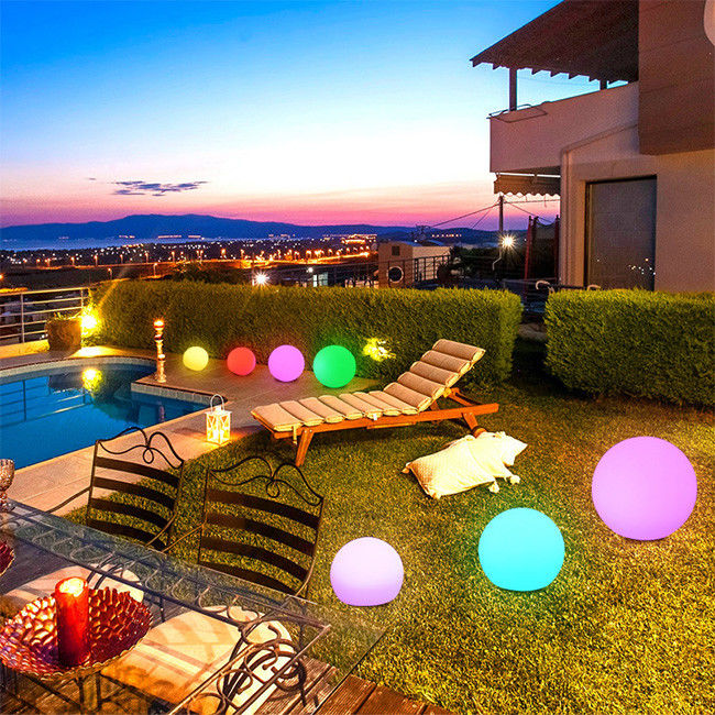 16 Cambiamento di colore Glow Giorno di San Valentino Giardino Decorativo Palla Materiale PE IP65 impermeabile