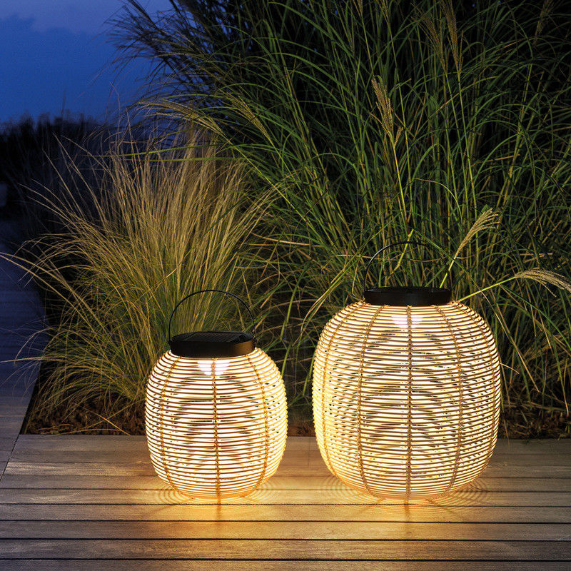 Lampada per pavimenti portabile impermeabile da rattan per esterni